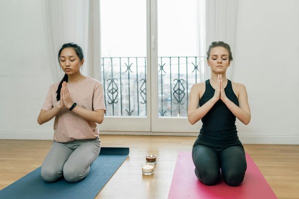 Les 10 Vestes en Jean Indispensables pour Adopter un Style Chic et Décontracté : Astuces Mode Inédites